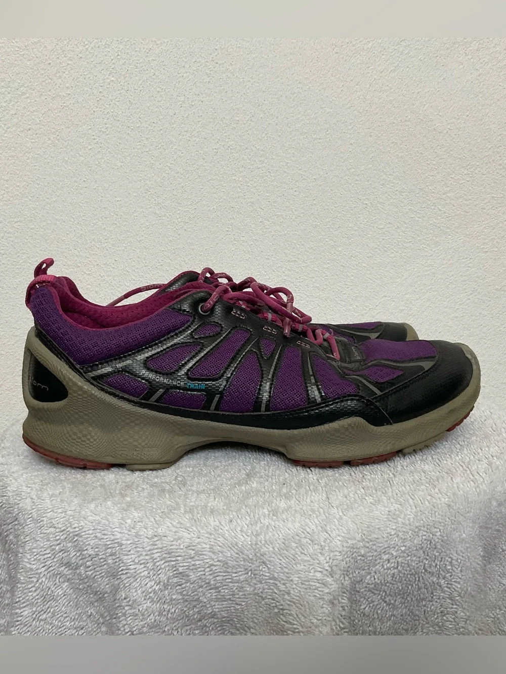 Ecco Biom Train Core Low Cut Sneakers Purple, Grey Athletic Shoes Size 8.5